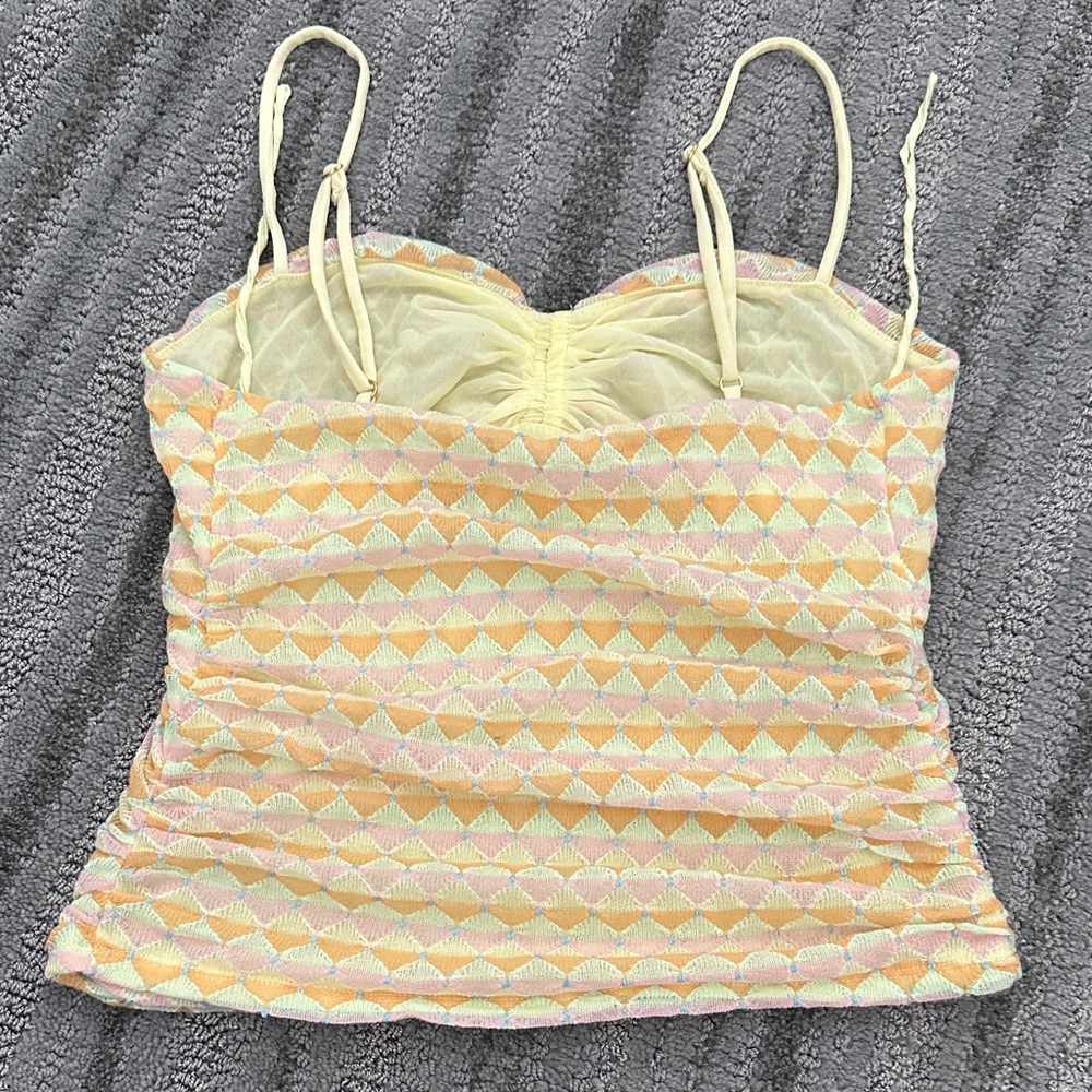 Geometric Patterned Women's Top - Picture 2 of 3